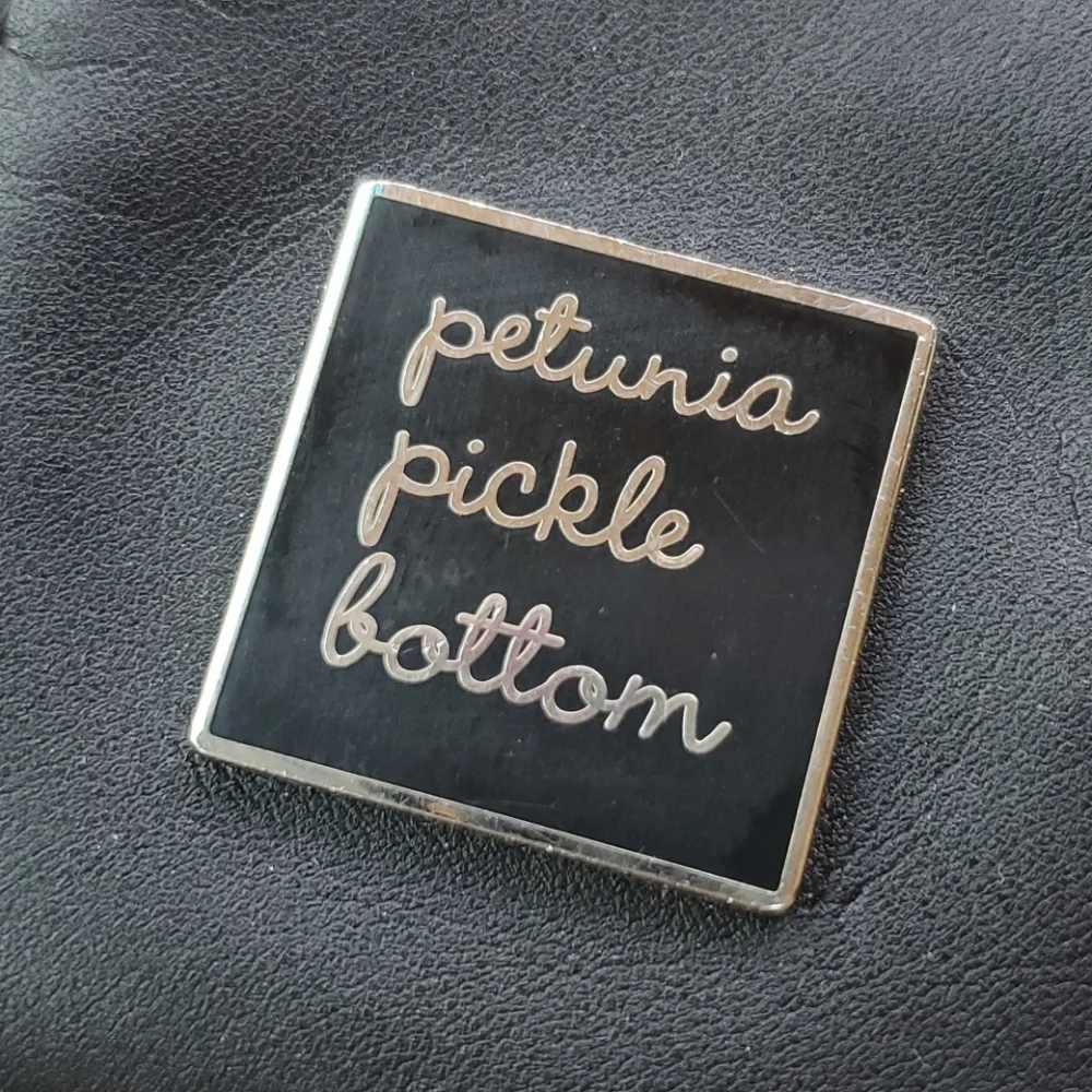 Petunia Pickle Bottom Hobo Hideaway Black &‎ Cream Patterned Diaper Bag Purse